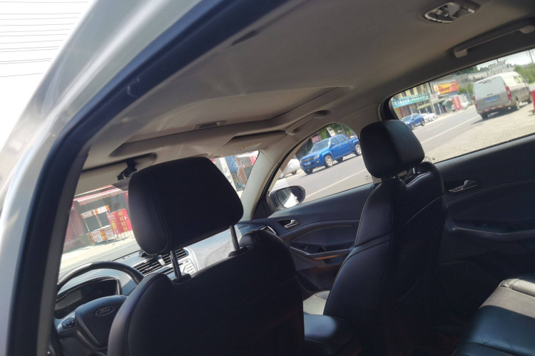 福特 福睿斯 2015款 1.5L 自动时尚型局部细节22