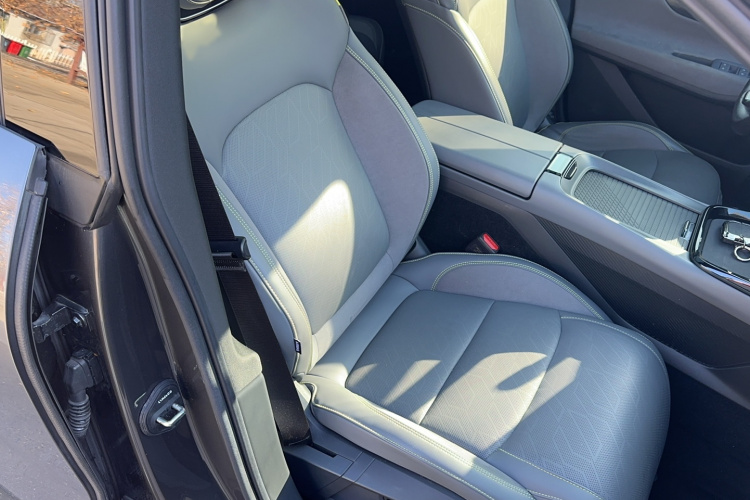 领克08 EM-P 2025款 120km 长续航Pro局部细节41