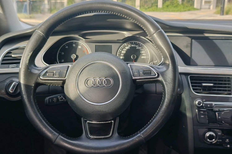 奥迪A4L 2016款 35 TFSI 自动标准型局部细节13