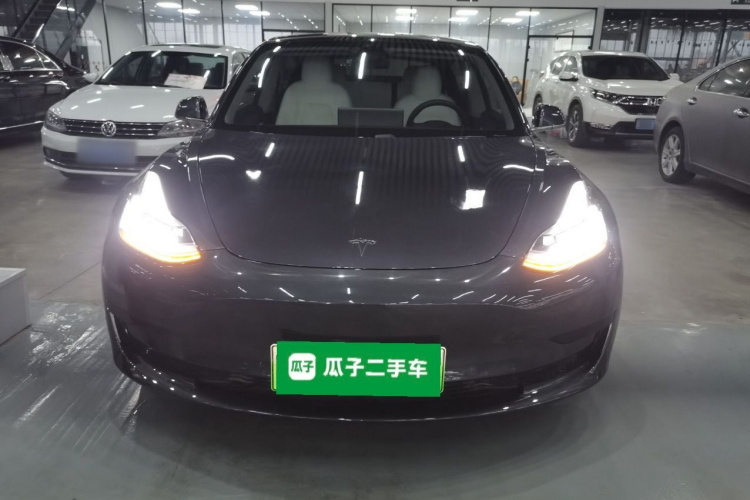 特斯拉 Model 3 2020款 标准续航后驱升级版车身外观2
