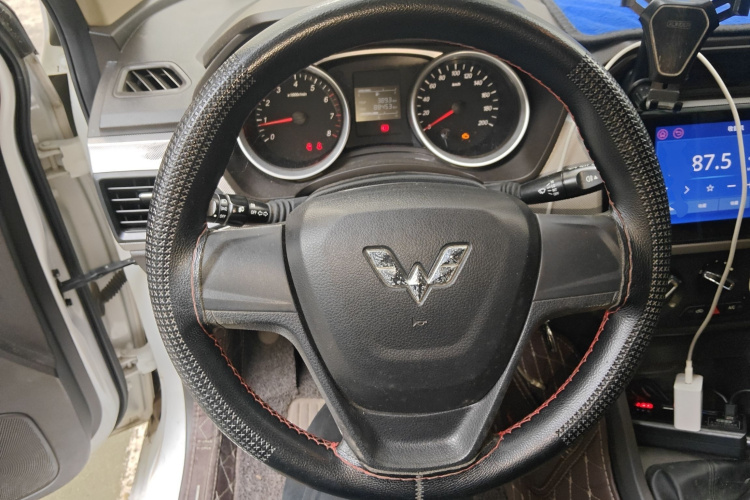 五菱汽车 五菱宏光 2018款 1.5L S舒适型L2B局部细节13