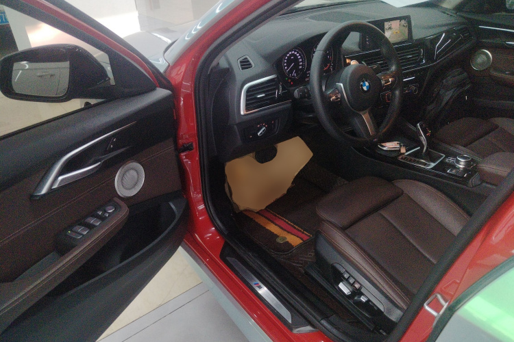 宝马1系 2021款 120i M运动曜夜版中控内饰20