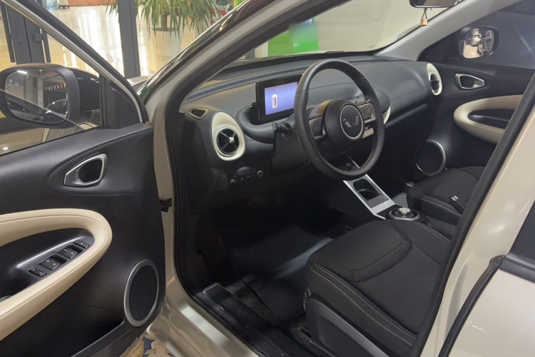 五菱汽车 五菱缤果 2024款 203km 轻享款中控内饰7002