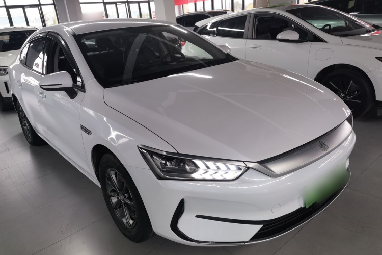 比亚迪 秦PLUS 2021款 EV 420KM 出行版车身外观3