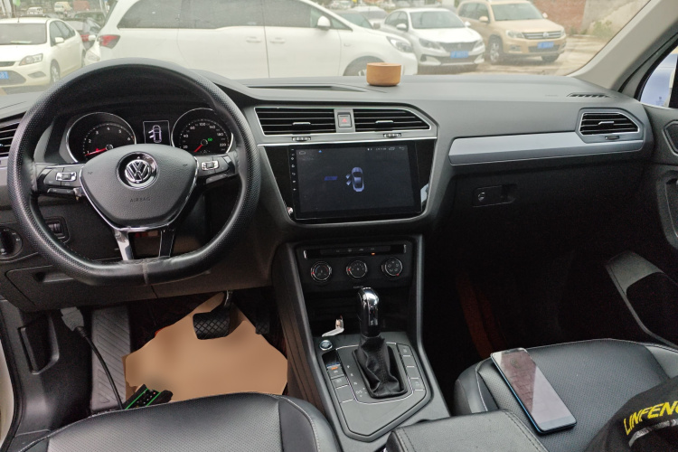 大众 途观L 2018款 330TSI 自动两驱风尚版中控内饰7002