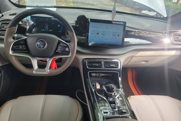 比亚迪 秦PLUS 2024款 荣耀版 EV 420KM领先型中控内饰7002