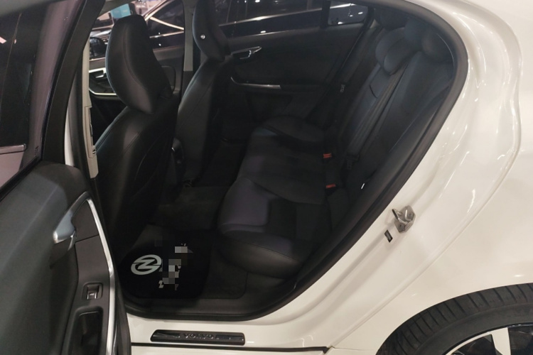 沃尔沃S60 2019款 S60L 改款 T5 智进进阶版中控内饰7004