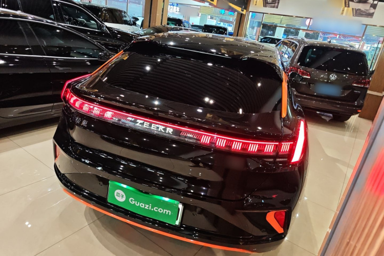 极氪001 2025款 YOU版 100kWh 四驱车身外观7