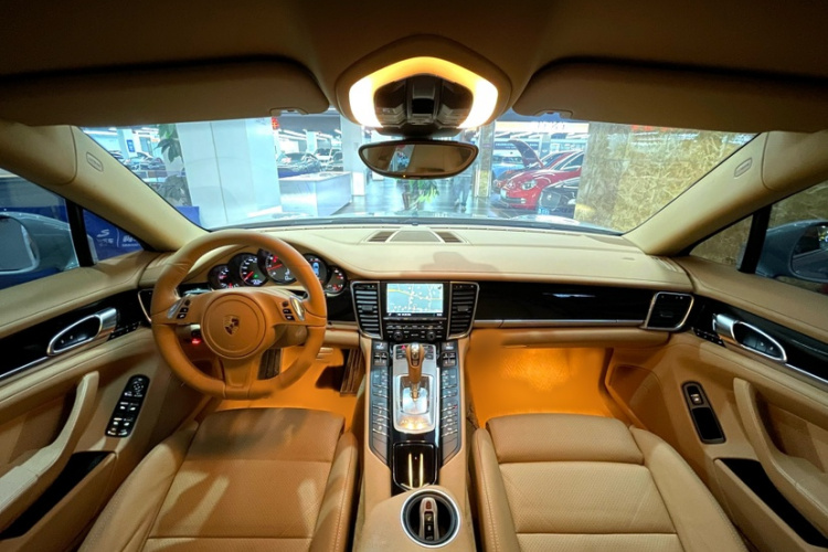 保时捷 2014款 Panamera 4 3.0T中控内饰7004