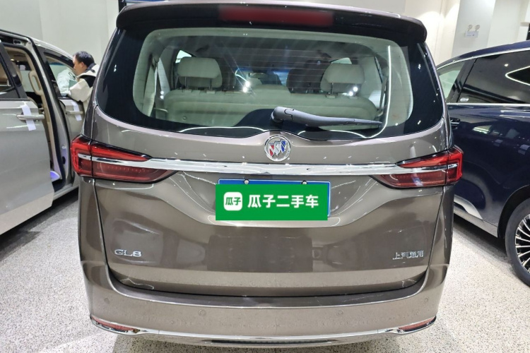 别克GL8 2023款 陆上公务舱 舒适型车身外观6