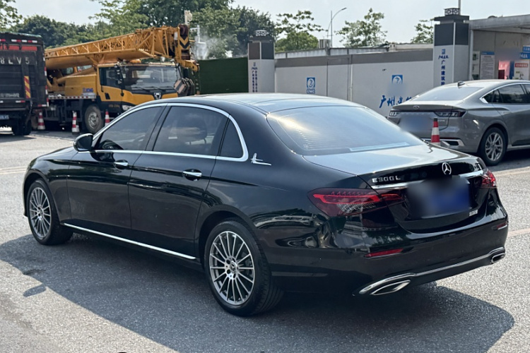 奔驰E级 2021款 E 260 L车身外观6003