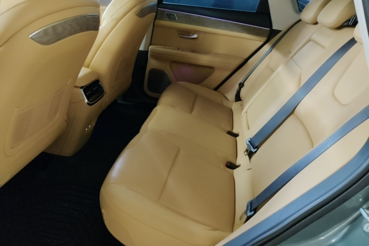 鸿蒙智行 问界M5 2022款 增程后驱标准版中控内饰7004