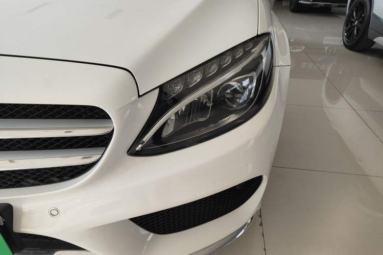 奔驰C级 2018款 C 200 L 运动版局部细节36