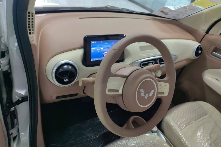 五菱汽车 宏光MINIEV 2025款 四门版 进阶款中控内饰7002