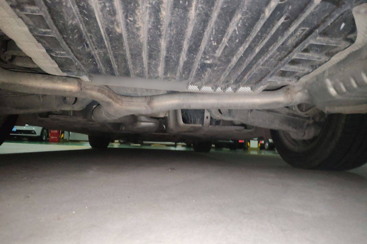 奔驰C级 2017款 改款 C 180 L 动感型运动版局部细节9009