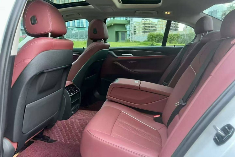 宝马5系新能源 2021款 535Le 豪华套装中控内饰7002