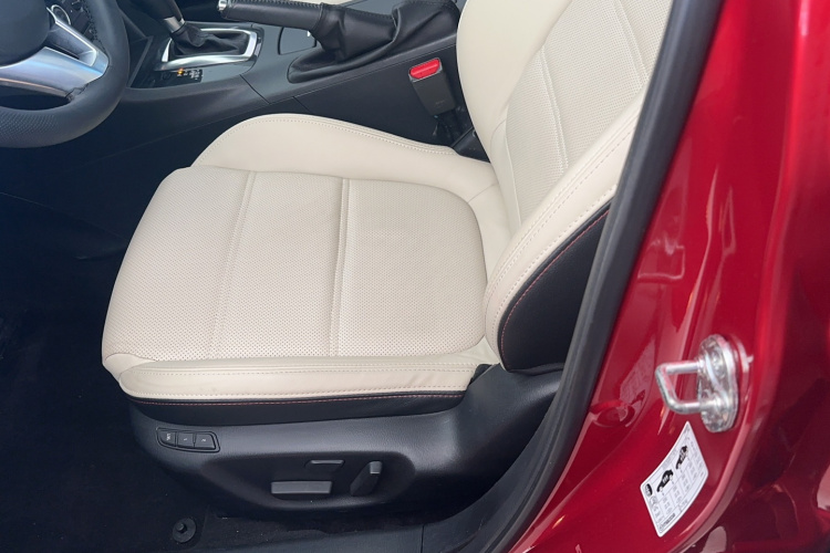 马自达 阿特兹 2014款 2.0L 蓝天尊贵版中控内饰7002