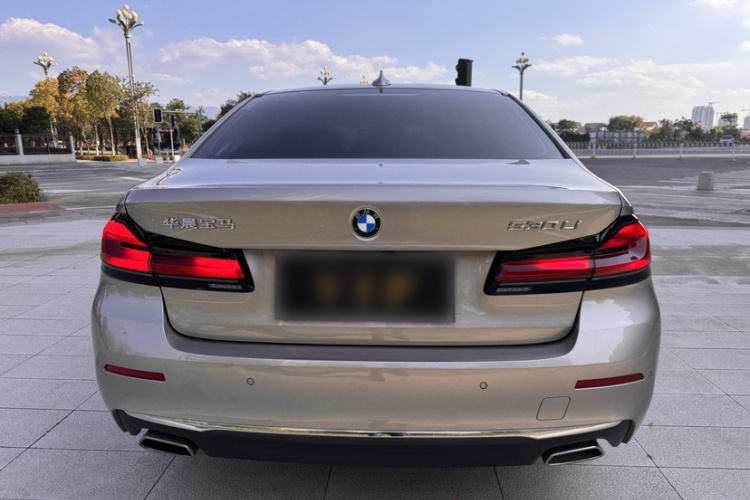宝马5系 2021款 530Li 领先型 豪华套装车身外观6001