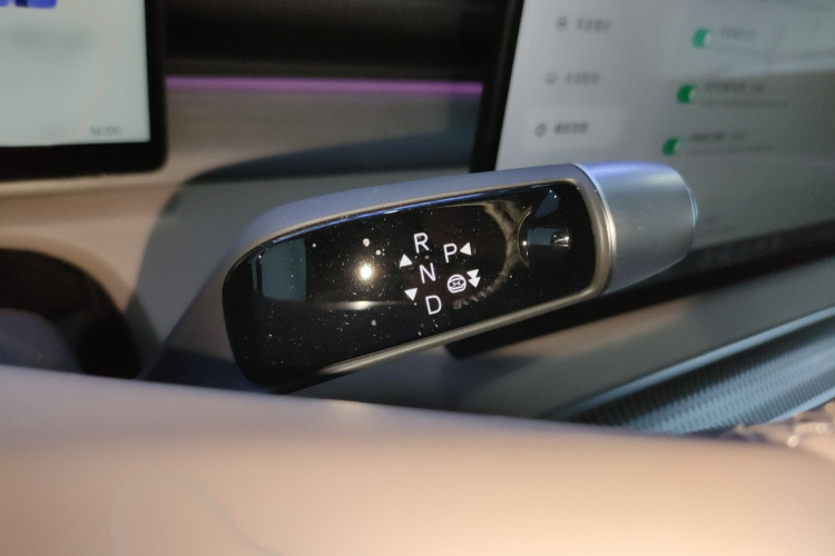 小鹏X9 2025款 740超长续航 Max局部细节18