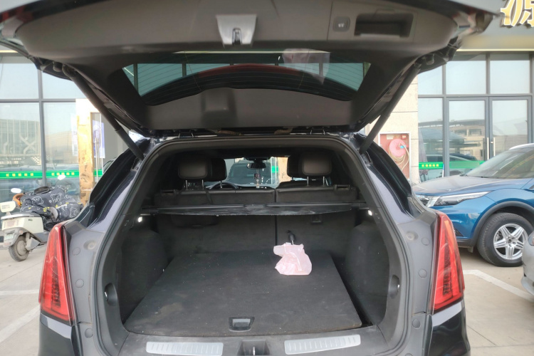 凯迪拉克XT5 2020款 28T 豪华型机舱底盘23