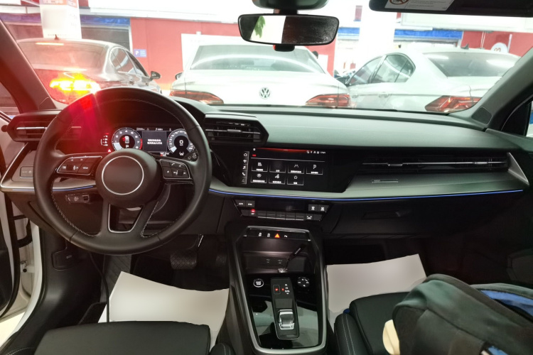 奥迪A3 2024款 A3L Limousine 35 TFSI 时尚运动型中控内饰12