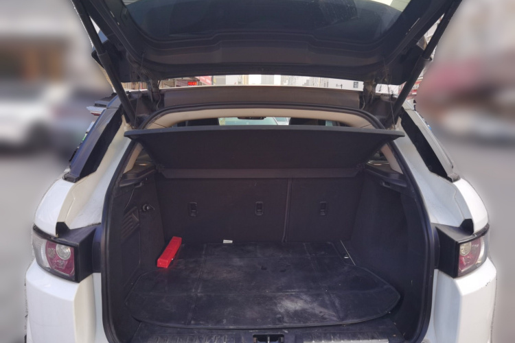 路虎 揽胜极光(进口) 2013款 2.0T 5门耀动版局部细节23