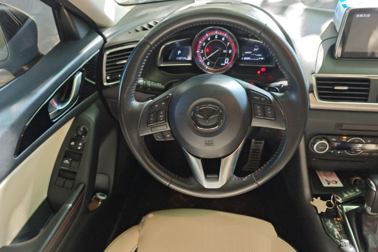 马自达3 昂克赛拉 2014款 三厢 2.0L 自动旗舰型中控内饰13