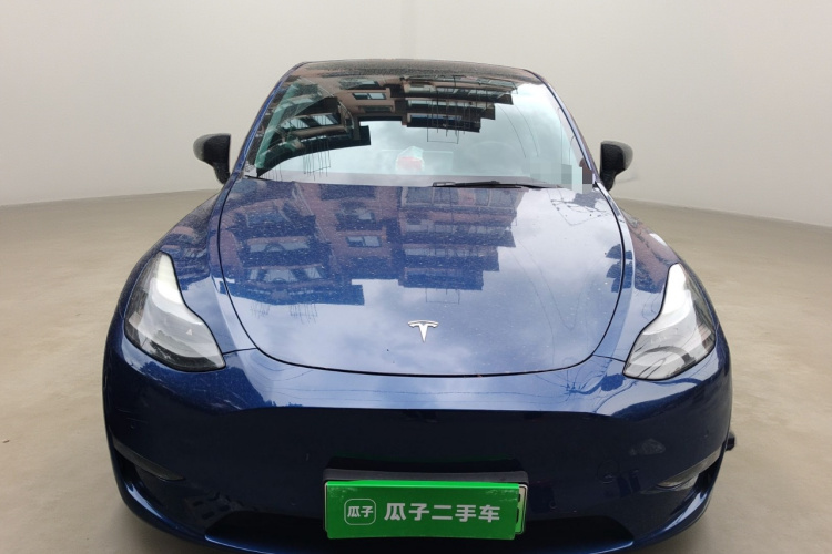 特斯拉 Model Y 2021款 标准续航后驱版车身外观2