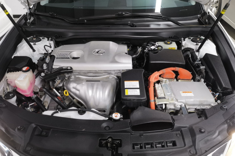 雷克萨斯ES 2015款 300h 舒适版机舱底盘24