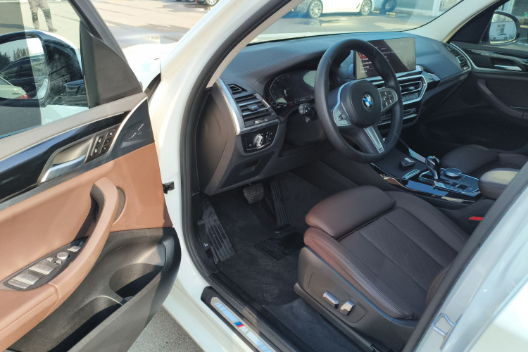 宝马X3 2022款 改款 xDrive25i M运动套装中控内饰7003