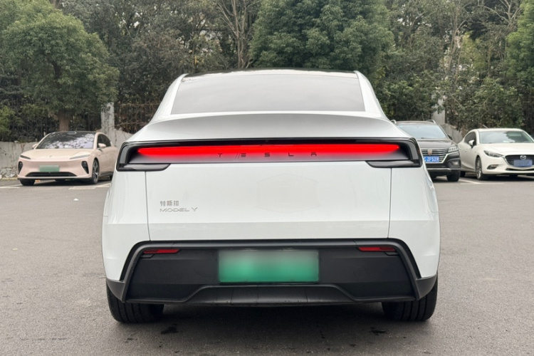 特斯拉 Model Y 2025款 后轮驱动版车身外观6005