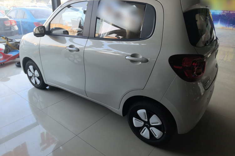 五菱汽车 宏光MINIEV 2025款 四门版 进阶款车身外观4