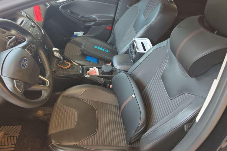 福特 福克斯 2015款 三厢 EcoBoost 125 自动超能风尚型中控内饰19