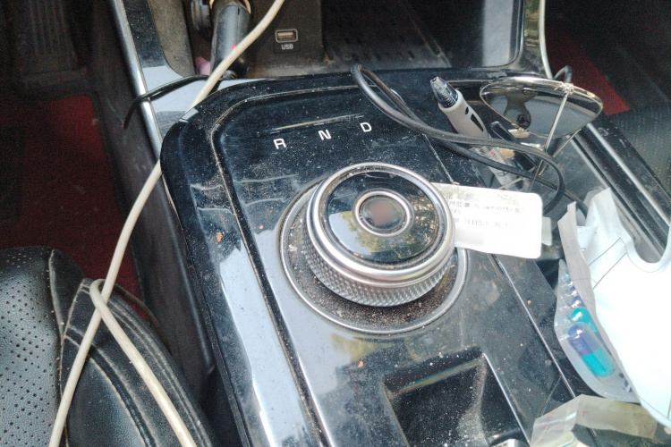 起亚K5 2020款 270T CVVD 豪华科技版局部细节18