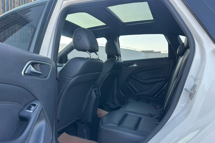 奔驰B级 2015款 B 200 时尚型车身外观6012