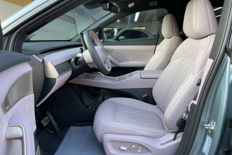 乐道L60 2024款 60kWh 后驱版中控内饰7009