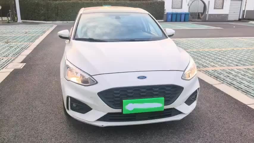 福特 福克斯 2020款 三厢 EcoBoost 180 自动锋潮型实拍1