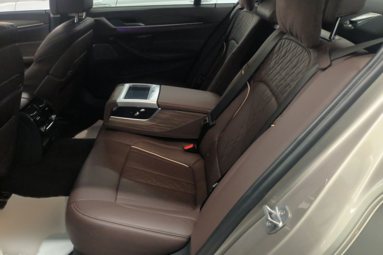 宝马5系 2020款 530Li 尊享型 豪华套装中控内饰7004