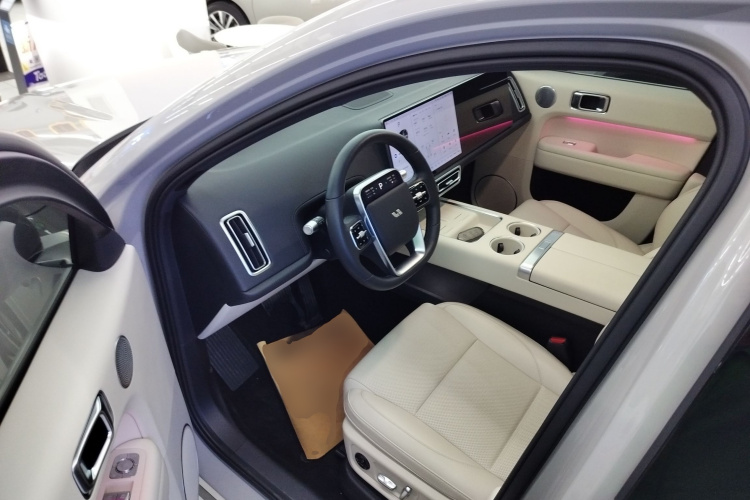 理想汽车 理想L6 2024款 Pro中控内饰20