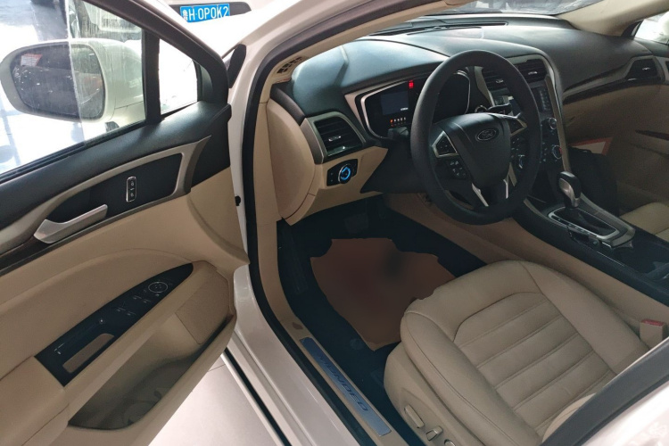 福特 蒙迪欧 2013款 2.0L GTDi200时尚型中控内饰20