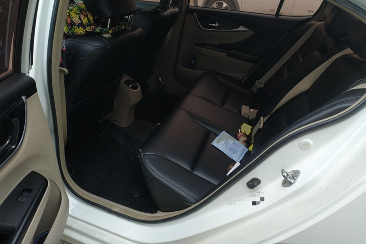 本田 凌派 2013款 1.8L 自动豪华版中控内饰21