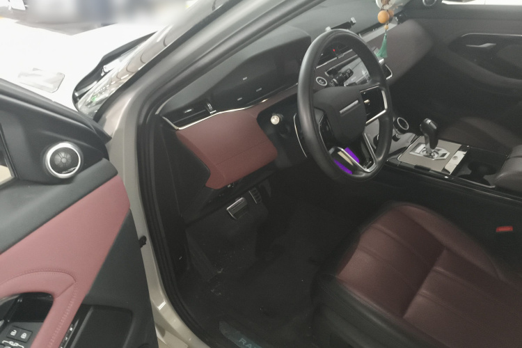 路虎 揽胜极光 2023款 极光L 249PS 豪华版中控内饰20