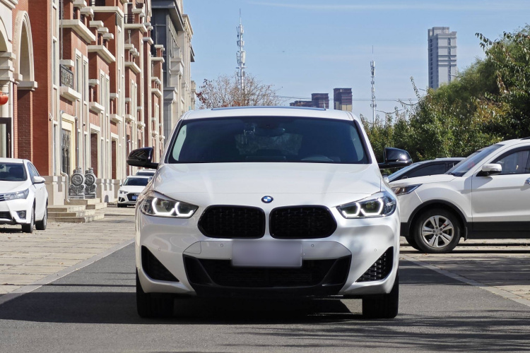 宝马X2 2023款 sDrive25i M运动曜夜版车身外观6005