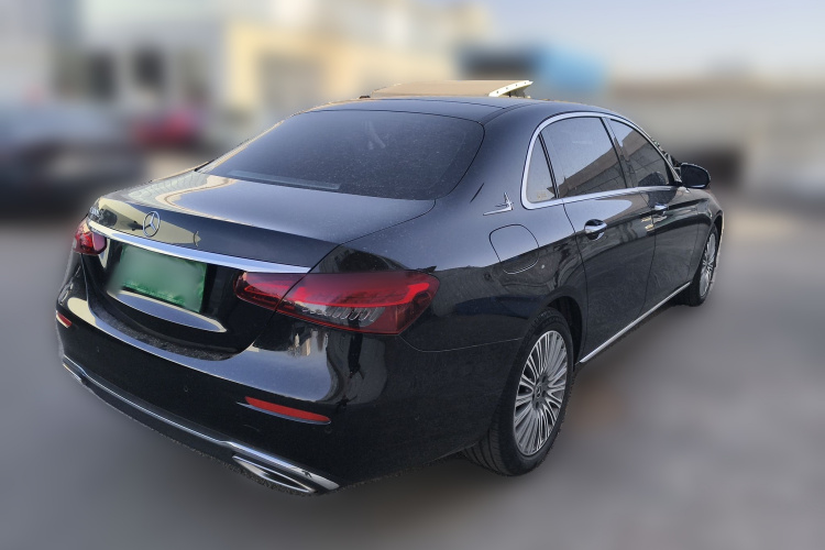 奔驰E级 2022款 改款 E 300 L 时尚型车身外观7