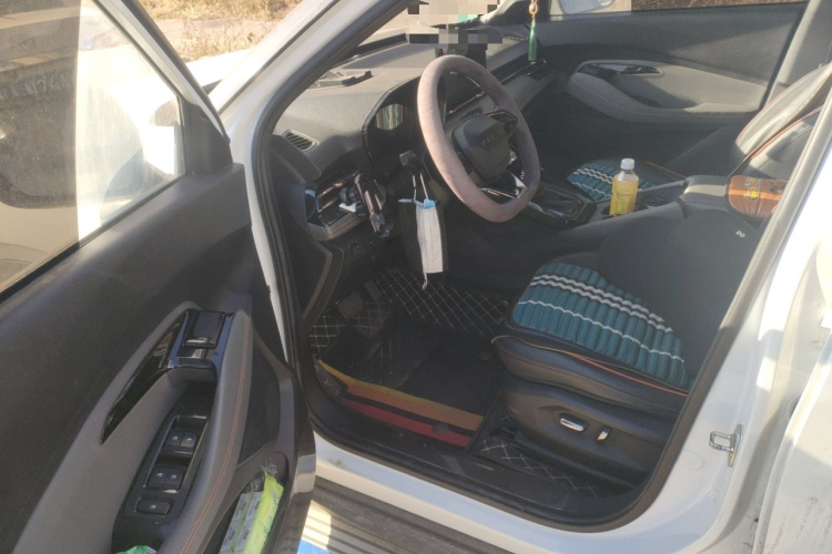 宝骏RS-3 2020款 1.5T CVT智能尊贵型中控内饰20