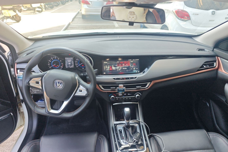 长安 逸动 2018款 XT 1.6L GDI 自动锐潮型 国V中控内饰7002