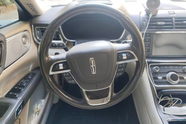 林肯大陆 2018款 3.0T 四驱尊耀版中控内饰13