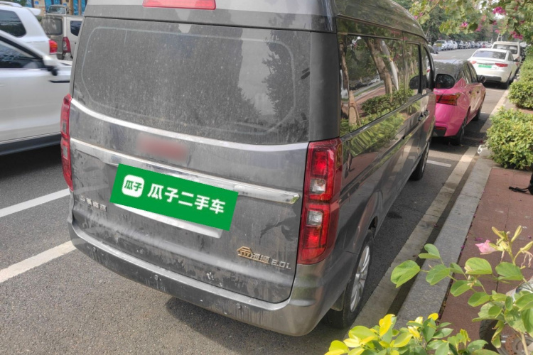 金杯 金海狮 2023款 2.0L 客车旅行狮 5/6/7座车身外观6005