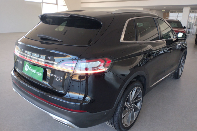 林肯 航海家 2021款 改款 2.7T 四驱尊耀版车身外观7