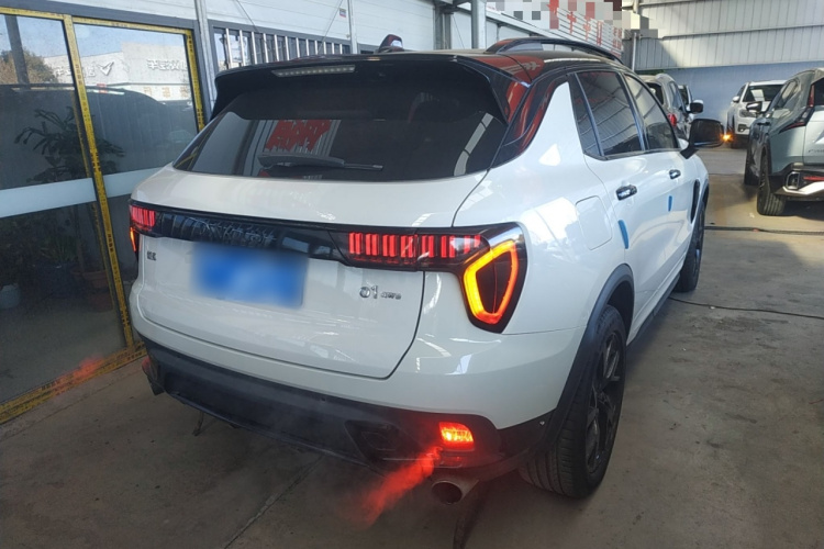 领克01 2017款 2.0T 四驱劲Pro版车身外观7